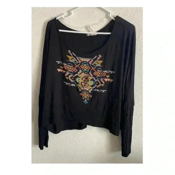 💥Cozy Casual Boho Vibes Azteca Print Black Plus-size Crop top 3X - Picture 2 of 6